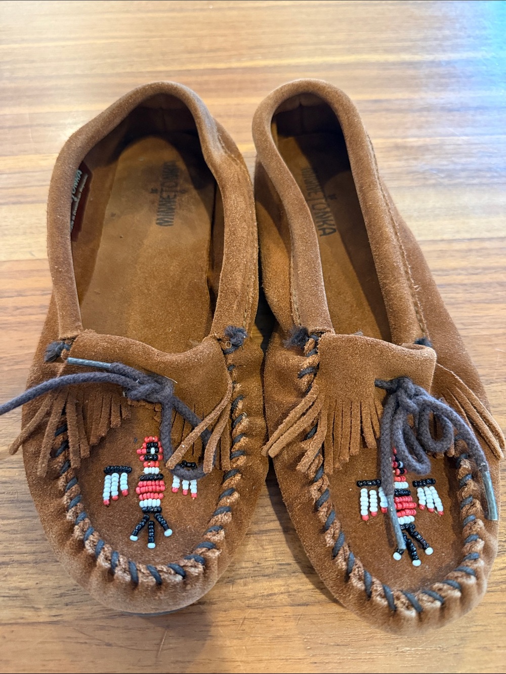 EUC Minnetonka Women's Brown Suede Beaded Thunderbird Moccasins - 10